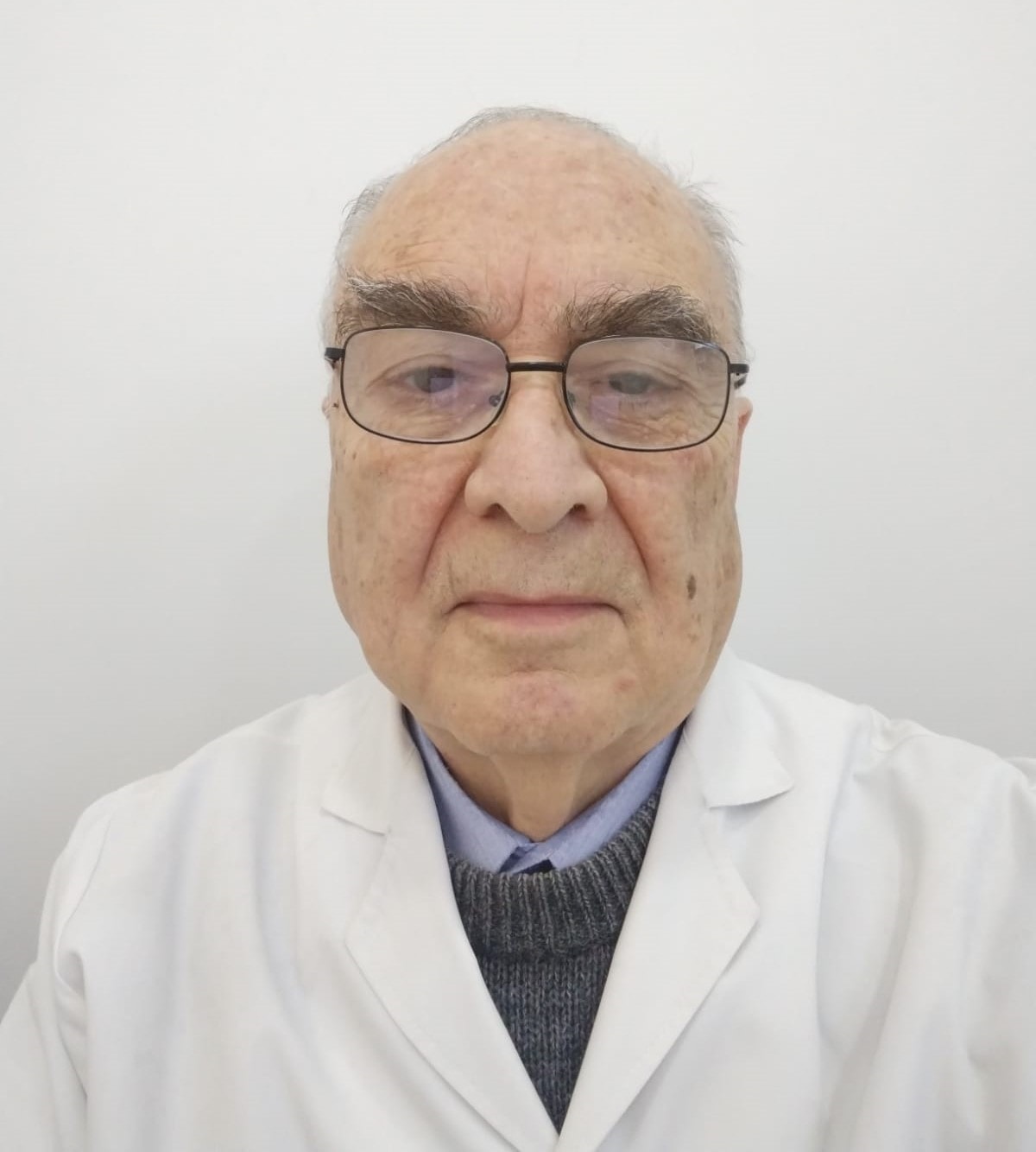 Dr. Arnau, Orlando